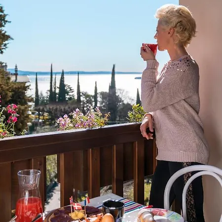 Oda ve Kahvaltı La Piccola Gardenia Gardone Riviera