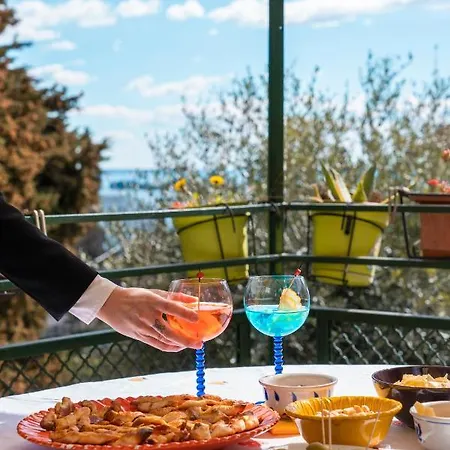 La Piccola Gardenia Oda ve Kahvaltı Gardone Riviera
